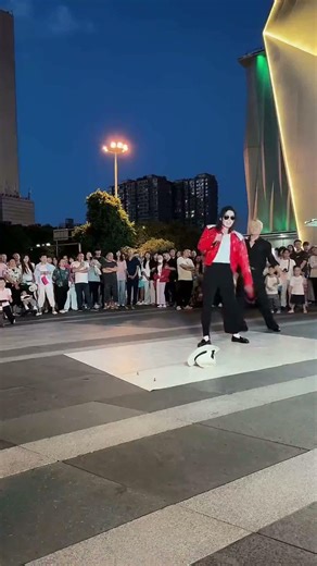 Other view The Michael Jackson imtation show 14