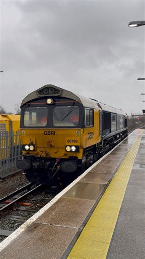 GBRf shed 66789 “British Rail 1948-1997” makes a surprise visit into platform 3 at Paddock Wood working 0Z14 1359 Hoo Junction Up Yard to Tonbridge West Yard Gbrf… it’s quite rare to see a loco in the bay platform, so this was very nice treat indeed! | Wyver Lane
