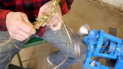 A Machine That Turns Plants Into Rope