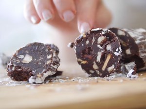Salame de chocolate - Receta dulce fácil y muy original - Paulina Cocina