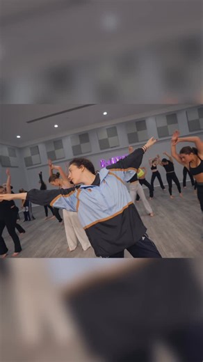 C-Unit Studio on Instagram: "Using @greenwellem as inspiration for bringing positivity into the new year! Her class is always a ray of ☀️ Sign up now for our June Intensive 2026! #bethesda #dancestudio #danceintensive #dancersofig #contemporarydance"