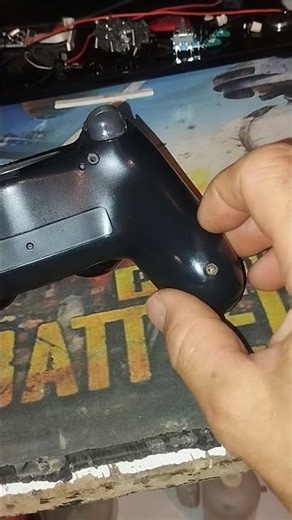 What to do when the PS4 controller screw won't come out 🤔 #ps4