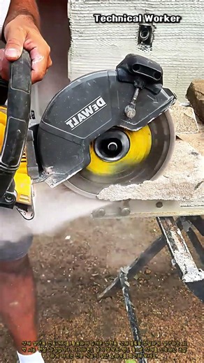 석재 절단기를 활용한 두꺼운 판석 절단 작업 #worker #process #stonecutting #masonry #construction