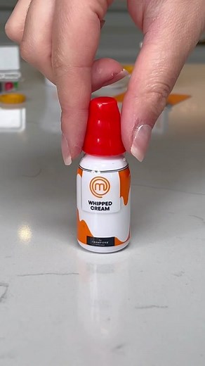 Mini Brands has made the iconic dishes from the show MasterChef mini! From sweet to salty these mini meals have the biggest details! 🤩 There are 11 to collect and create including this Summer Fruit Tart. 🫐🥝🍓The whipped cream is sooo satisfying! Ad @Mini Brands #minibrands #minibrandsmasterchef #masterchef #minicooking