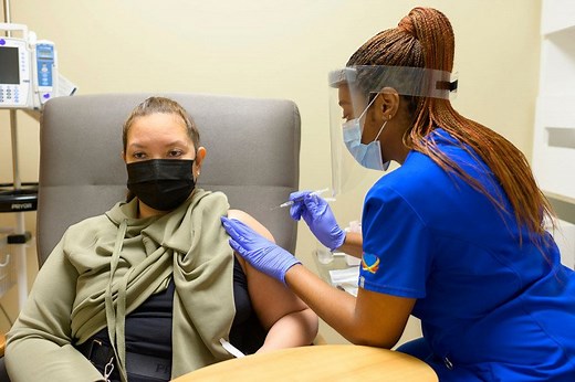 2025–2026 COVID-19 Vaccine for People With Cancer & Others With Weakened Immune Systems