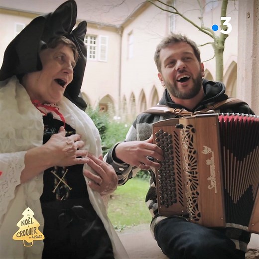 Claudio Capéo interprète, ou plutôt réinterprète, la chanson "Étoile des neiges" avec son amie Charlotte 🎶 Un duo à retrouver dans l'émission "Un Noël à croquer en Alsace", en replay sur france.tv | France 3 Alsace