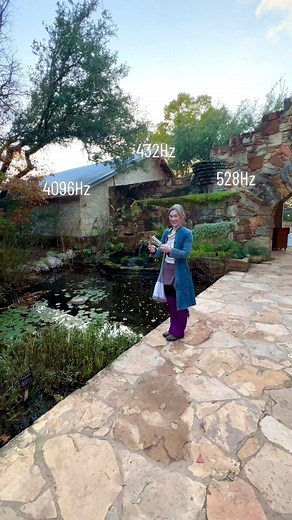 Water and Tuning Forks frequencies. #432hz #frequencyofwater #528hz #dnarepair #4096hz #cleansing #tuningforks #frequencymatching #frequencyresonance #miyuki #音叉 #おんさ #周波数共鳴 #共振 #水の周波数 #浄化 #エネルギー #アメリカ