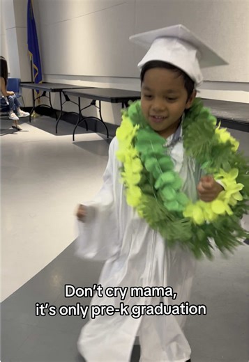 I’m crying, you’re crying, we’re all crying! 😩 #preschool #preschoolgraduation #covidbaby #boyhood #toddlersoftiktok #boymom