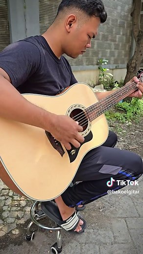 Bromo BAA1 Transkustik Series Guitar Review