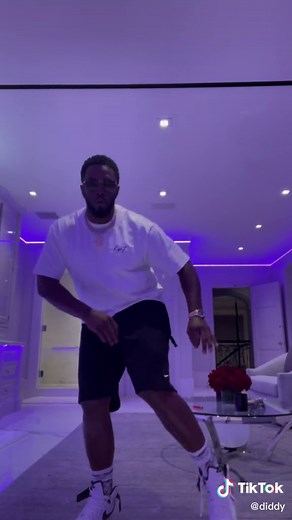 Attention everybody!! Here’s the official #GottaMoveOn dance instructional video!!