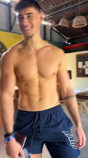 เขากลับมาแล้วค่ะ | Zoe Edge