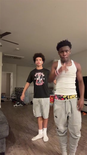 #lightskin #darkskin #duo #4u #fyp | light skin man dark skin girl