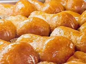 176 reactions · 189 shares | What's your favorite? 1. Cannoli Siciliani 2. Babà 3. Cartellate 4. Papassini | Italy Food Magazine | Facebook