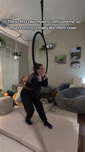Kirsten McKenzie on Instagram: "I need to learn more things to do from the hip hang ❤️ #lyra #lyrahoop #aerialhoop #beginnerlyra"