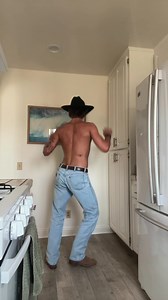 Someone needs to take my phone #dancebreak #fyp #trending #dance #foryoupage
