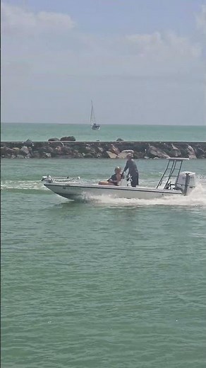 BOAT FUN AT THE VENICE FLORIDA JETTY