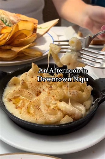 Most people come to Napa for the wineries, but don’t skip downtown Napa. 🍷✨ From charming boutiques and incredible restaurants to riverfront views and wine tasting rooms, you can easily spend an entire afternoon exploring. Save this for your next Napa getaway. 📍 #NapaValley #napa #norcal #CaliforniaTravel #california