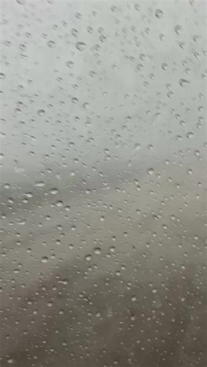 Liza sent us this scary video from her kids that were caught in the possible tornado that hit Breyten in Mpumalanga yesterday (1 January 2026). Whatsapp photos/videos to 081 251 8029 See https://snowreport.co.za for weather forecasts. | Snow Report SA