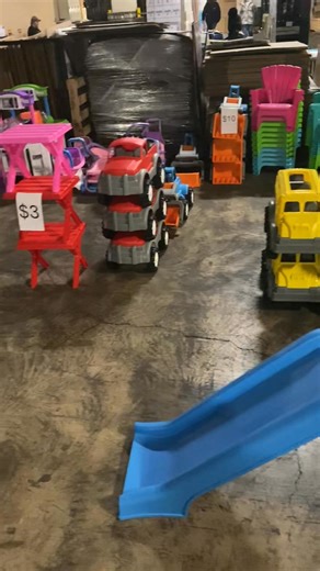 We will be here until 5pm and the next two Friday’s as well! | American Plastic Toys