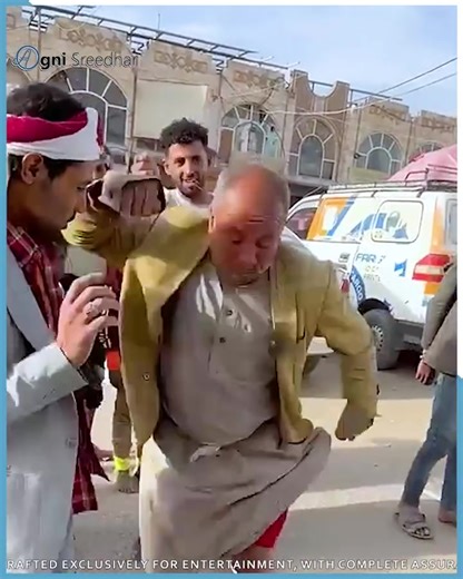 186K views · 1.3K reactions | "Tiny Mouse, Big Screams: Prank Reactions You Can’t Miss! 藍" | Industrial engineering & design | Facebook