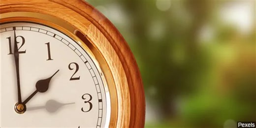 Avoiding sleep-schedule setbacks when you set your clocks back an hour