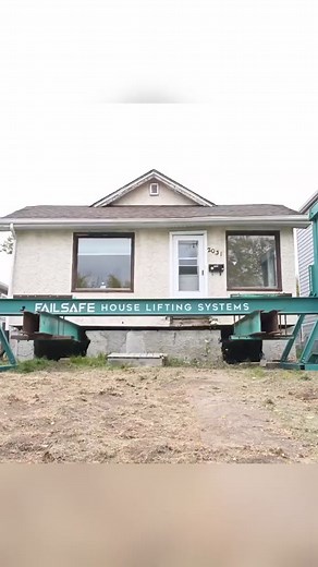 Système de levage de maison contre les inondations #inondations #construction #maison #renovation #securite #technology #viralpost2024 #fypシ゚ #asia #astuces #follower #Haiti #europe #america | Ingénieur Ismaël Fleury