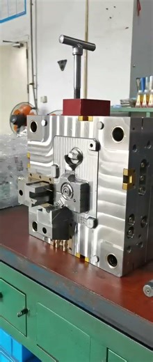 Custom Injection Molding Solutions: High-Quality Tooling Showcase