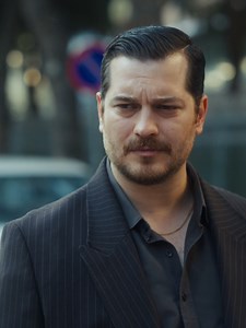 “Hayat öyle bilgisayar oyunlarında gördüğünüz gibi akmıyor.'' #EşrefRüya #Neİzlesem #TürkDizileri #TurkishSeries