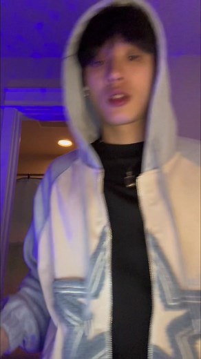 Stitches from my bathroom #stitchesshawnmendes #shawnmendes #stitches #fypage #viralvideos #sing #singing #coversong