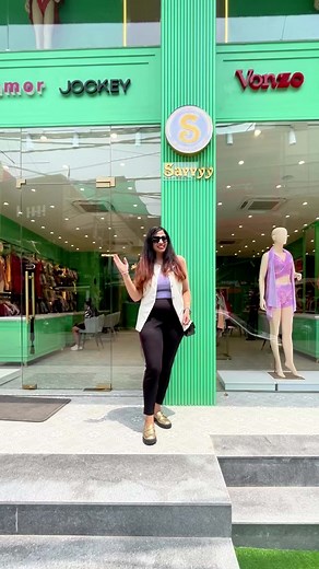 🚨Rani Bagh ladies, have you seen the NEW Savvyy store yet? It’s beautifully renovated and stocked with gorgeous new collections! 💃💖 From swimsuits, nightwear & bridal lingerie to sports bras, front-open & minimizers, they’ve got every style & every size. Plus, enjoy shopping with an all-women staff and super comfy trial rooms! 💥 Don’t miss out – Visit today or check out the collection here 👉 https://savvyy.in . . . #SavvyyStore #RaniBaghShopping #BraShopping #LingerieIndia #BridalWear #Best