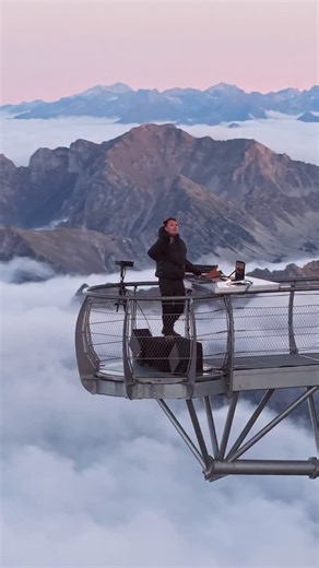 Deep Tech Minimal on Instagram: "NOHR live 3,000 meters up above the clouds at Pic du Midi ☁️🇫🇷 @nohr_ofc Full set available now on YouTube"