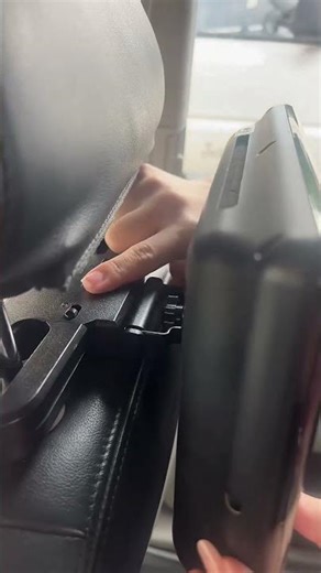 10.1 inch DVD displaytouch screen ,supporing CPRM disc,playingwithout jamming.