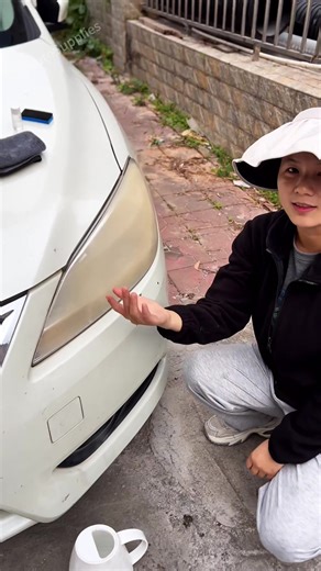 Car lights yellow and old, don't need to change,directly with it #detailing #detail #diamondclear #carlightcleaner #carlights #money#usa🇺🇸#headlightrefurbishment #automobile supplies#car cleaning