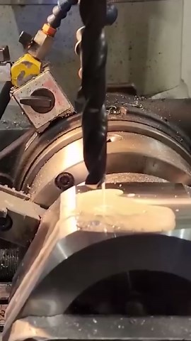 Fitting the Nut on a Hydraulic Cylinder Rod