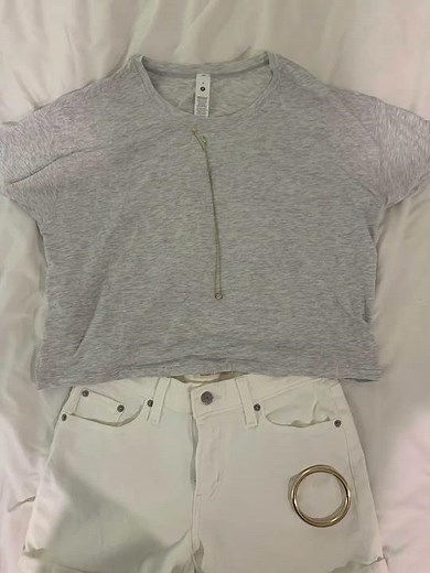 How to style white jean shorts #fashion #styling #cute