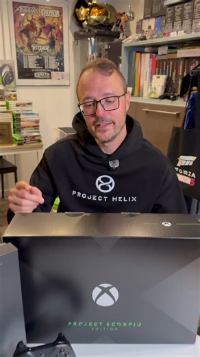 La Xbox One X Edition Project Scorpio 💚Une très bonne console même en 2026.Avec de beaux vêtements Project Helix @asha_shar @XboxFR #xbox25 #xbox