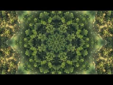 Healing Crystal Light Spin – 8s Seamless 3D Loop Ambient Visual