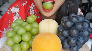 ❤️SAS❤️ on Instagram: "ASMR EATING SOUNDS. Japanese grapes+ peaches! Click the link in bio👆🏻 to find out how EXPENSIVE these grapes are. But you know what I would buy these again, that’s how good they are! . . . . #asmr #asmrfood #fruits #japanesegrapes #mostexpensivegrapesever #peaches #japanesepeach #sogood #wortheverypenny #youtube #eatingsounds #healthyfood #japanesefood #perfection"