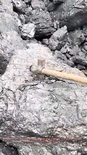 Manual Coal Mining! Breaking Down Large Coal Seams