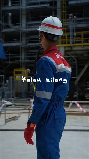 RFCC apaan sih, Mina? Di RDMP Kilang Balikpapan Pertamina, ada satu kompleks yang bikin Kilang ini naik kelas, namanya RFCC. Kepanjangannya Residual Fluid Catalytic Cracking, yaitu unit yang didesain untuk mengolah bahan baku berat menjadi produk yang bernilai tinggi. Masih bingung? Coba tonton dulu sampai akhir, deh. Nanti Mina kasih info lagi. #EnergizingIndonesia | Pertamina