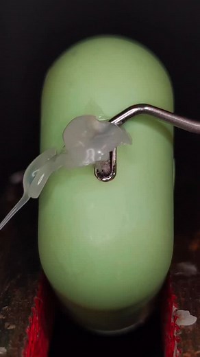 58K views · 3.1K reactions | Cleaning green AirPods Case with hot glue 濫 #satisfying #cleaning #asmr #waitforit | Converto ricondizionati | Facebook