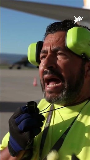 Airport check-in: Mohammed brings the good cheer | stern TV