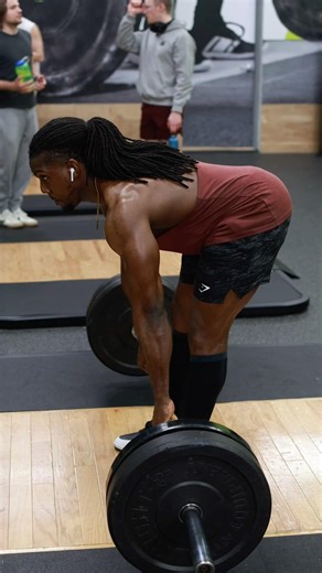 RDL is highly EFFECTIVE to train the posterior chain. (Hamstrings, Glutes and Lower Back). #legday