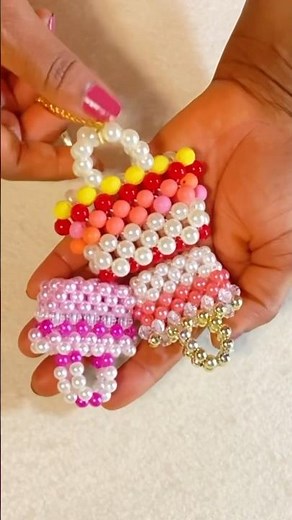 Beautiful beaded keychain/ key holder full tutorial @ BeadBeauty