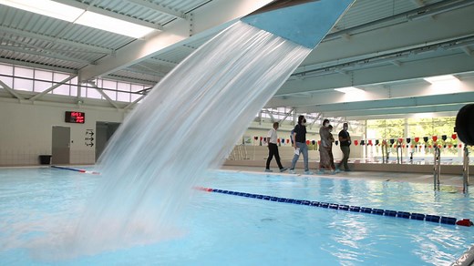 [VIDÉO] La piscine Jean-Bouin de Saint-Quentin accueille ses premiers nageurs le mercredi 9 juin après deux ans et demi de fermeture