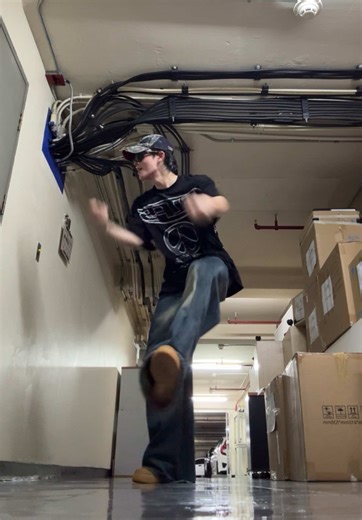 Finding My Happiness with Santa Trends