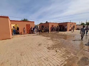 EXCITING REOPENING … The reopening of the Aroab Swimming Pool in the ||Kharas region drew a large turnout of Aroab residents on 1 January after it had been closed for several years. Video: Beatrice Prins | The Namibian