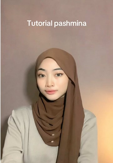 Tutorial Pashmina: Gaya Ceruty dan Plisket