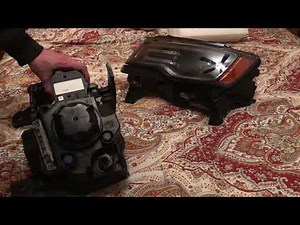 2014-18 WK2 Jeep Grand Cherokee HID Bi-Xenon headlight bulb replacement