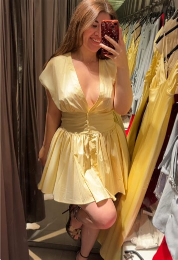 @ZARA #fashiontiktok #fyp #inspofashion #outfitinspo #zaranewin Short dress with a plunging v-neck and sleeveless design. Featuring in-seam side pockets, pleated detail and front button fastening. BUTTER | 4661/348/725 Size M